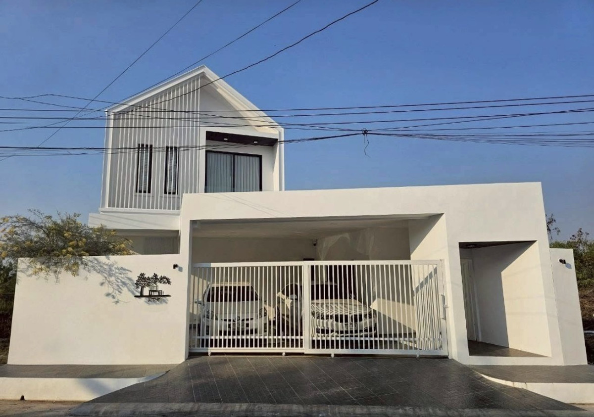 หมู่บ้านนครินทร์การ์เด้น / 4 ห้องนอน (ขาย), Nakarin Garden Village / 4 Bedrooms (FOR SALE) POON173
