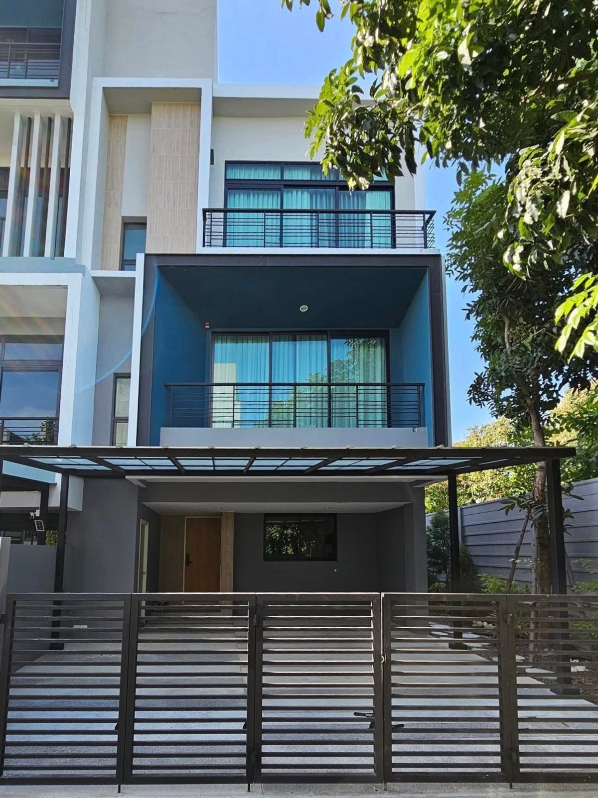 ทาวน์โฮม เนอวานา ดีฟายน์ กรุงเทพกรีฑา / 3 ห้องนอน (เช่า), Nirvana DEFINE Krungthep Kreetha / 3 Bedrooms (FOR RENT) BZD149