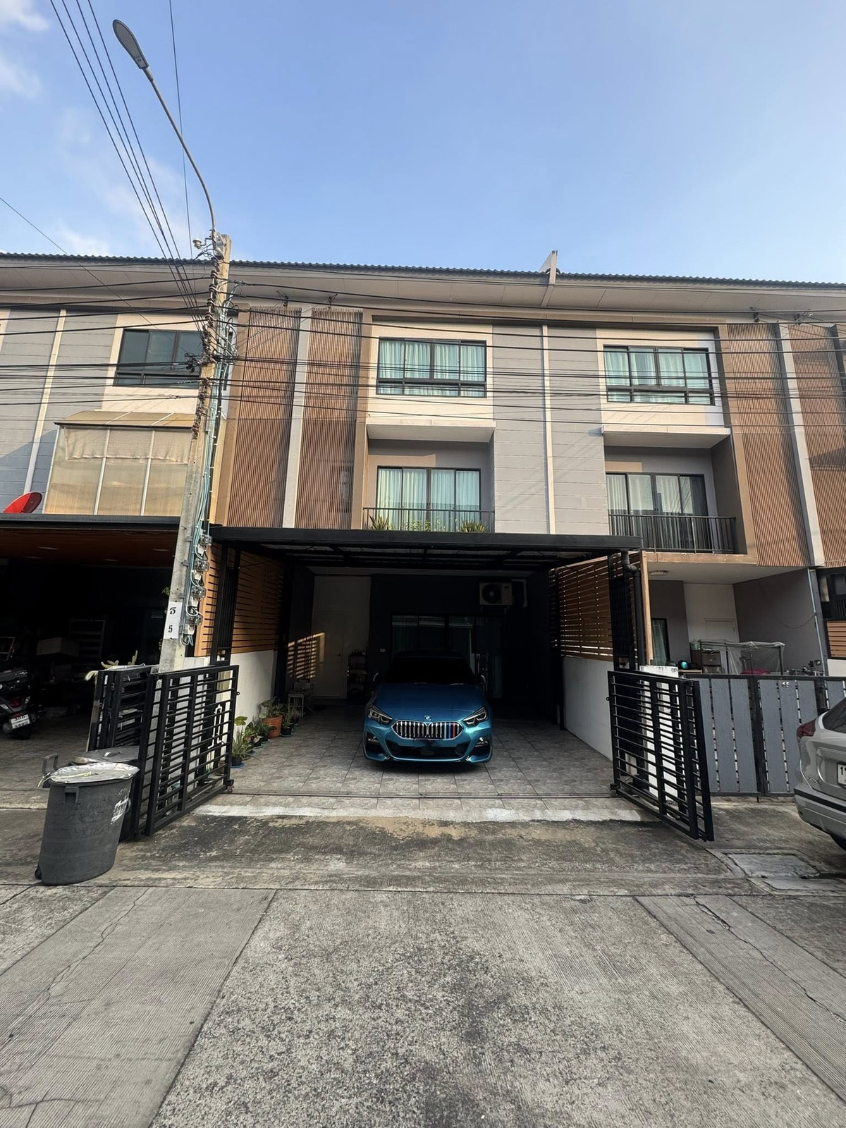 ทาวน์โฮม เดอะ คอนเนค ซอยเพชรเกษม 48 / 4 ห้องนอน (ขาย), The Connect Petchkasem 48 / 4 Bedrooms (FOR SALE) BALL270