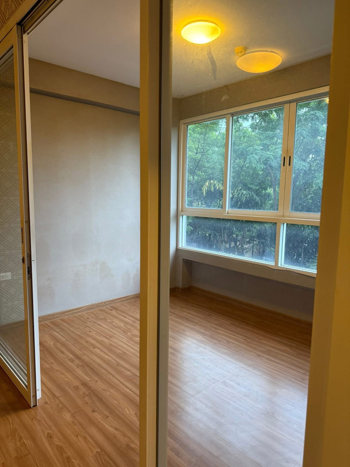 I - biza Condominium RCA / 1 Bedroom (FOR SALE), ไอ - บิซา คอนโด อาร์ซีเอ / 1 ห้องนอน (ขาย) POP032