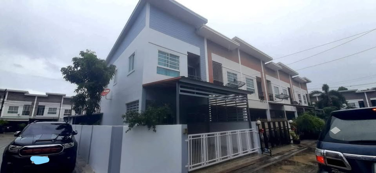 ทาวน์โฮม หมู่บ้าน พรเทพ การ์เด้น วิลล์ 9 / 3 ห้องนอน (ขาย), Townhome Pornthep Garden Ville 9 / 3 Bedrooms (FOR SALE) BEWN109