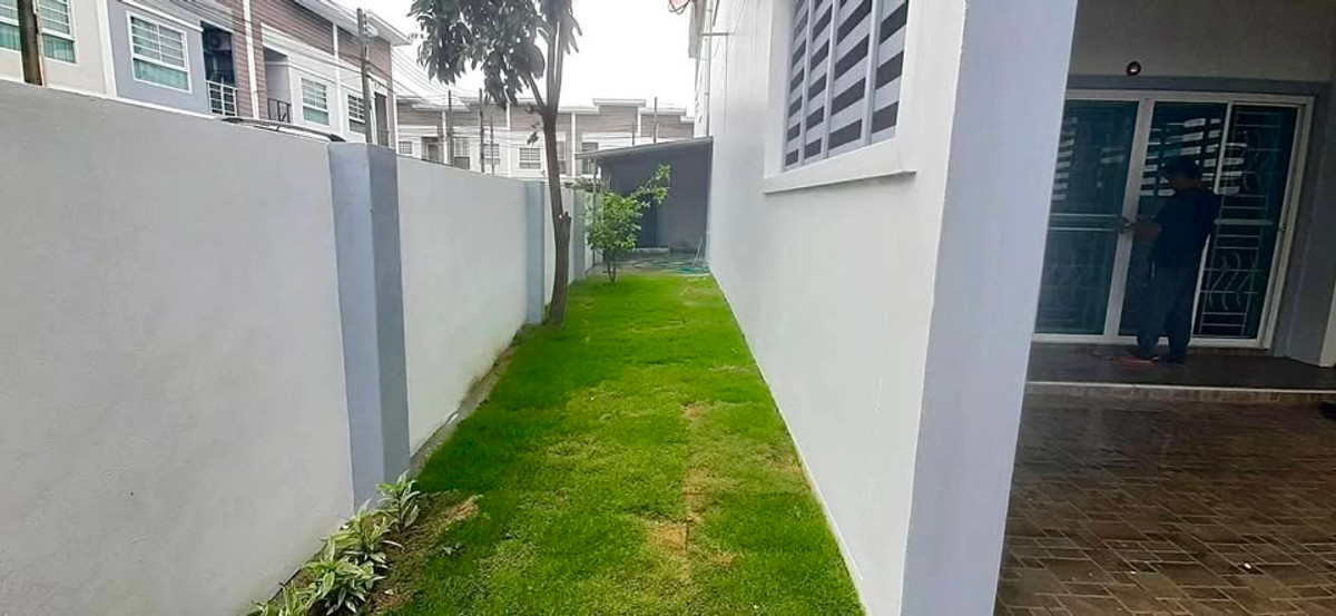 ทาวน์โฮม หมู่บ้าน พรเทพ การ์เด้น วิลล์ 9 / 3 ห้องนอน (ขาย), Townhome Pornthep Garden Ville 9 / 3 Bedrooms (FOR SALE) BEWN109