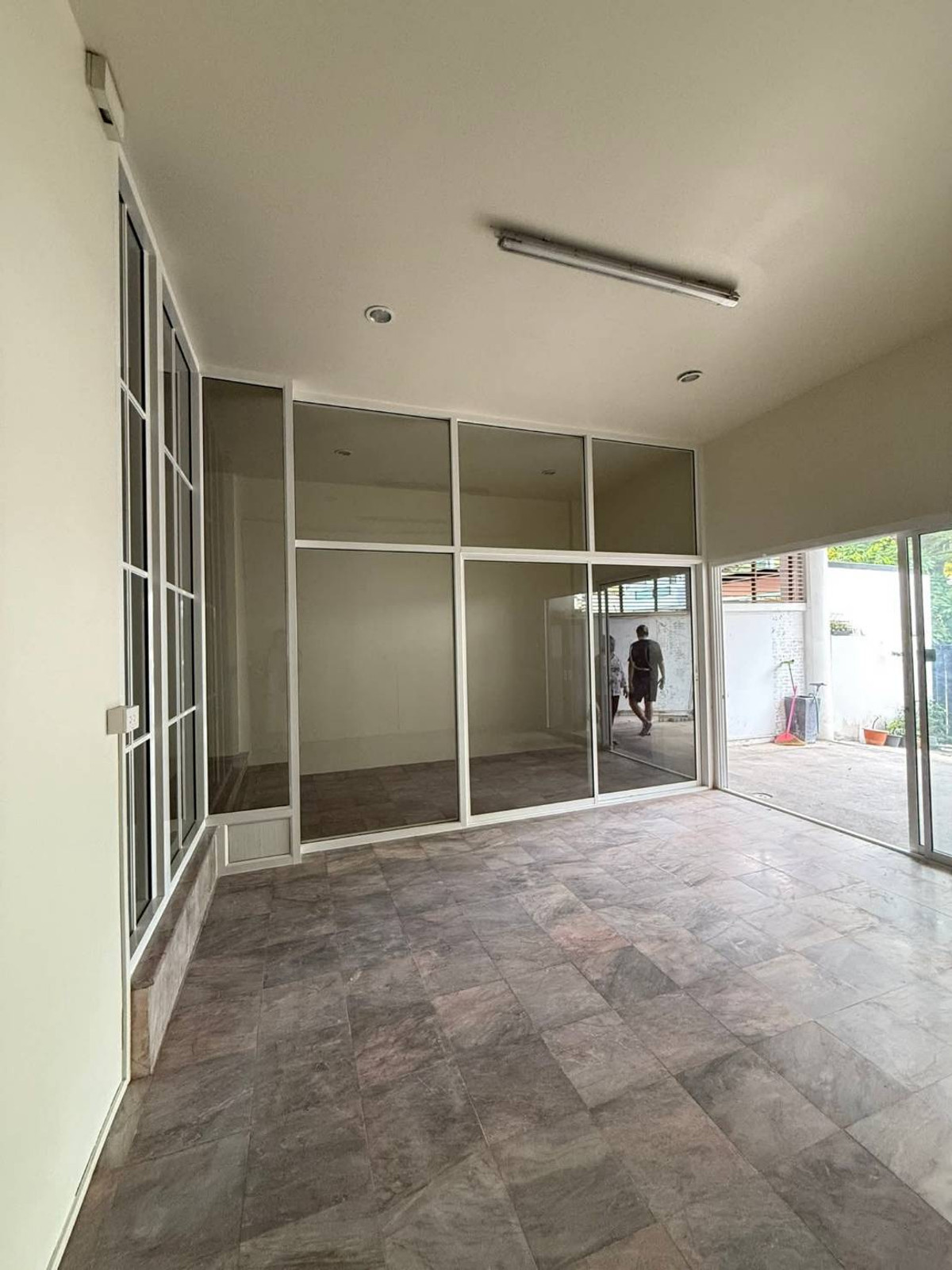 ทาวน์เฮ้าส์ หมู่บ้านศรีวรา ทาวน์อินทาวน์ / 4 ห้องนอน (ขาย), Townhouse Srivara Town in Town / 4 Bedrooms (FOR SALE) JANE033