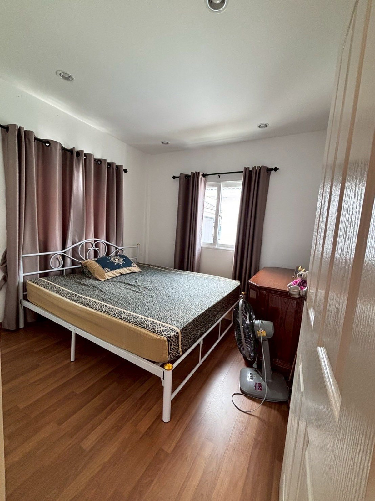 บ้านแฝด ชวนชื่น พาร์ค กาญจนา - บางใหญ่ / 3 ห้องนอน (ขาย), Semi - detached house Chuan Chuen Park Kanchana - Bangyai / 3 Bedrooms (FOR SALE) AOM092