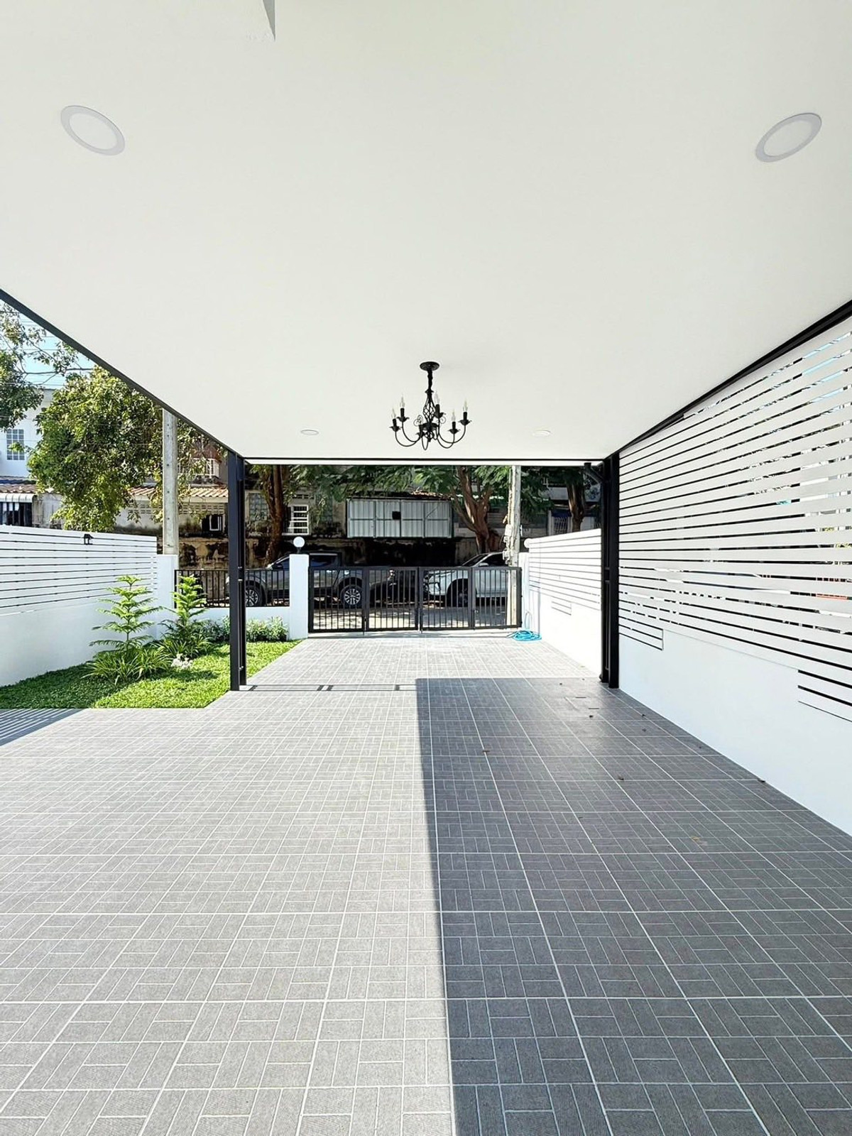 ทาวน์โฮม หมู่บ้านรัตนากรวิลเลจ 10 / 3 ห้องนอน (ขาย), Townhome Rattanakon Village 10 / 3 Bedrooms (FOR SALE) BEWN117