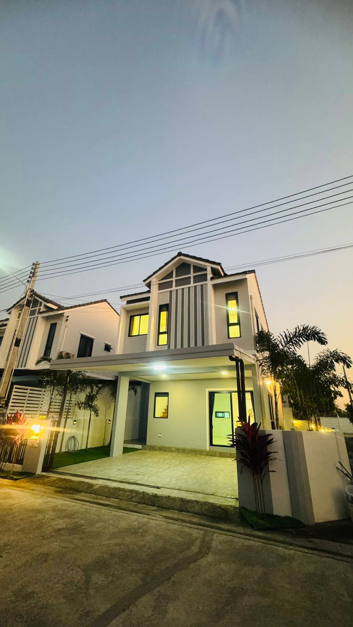 มณีรินทร์ วิลเลจ แหลมฉบัง - บางละมุง / 4 ห้องนอน (ขาย), Maneerin Village Laemchabang - Banglamung / 4 Bedrooms (FOR SALE) BEWN114