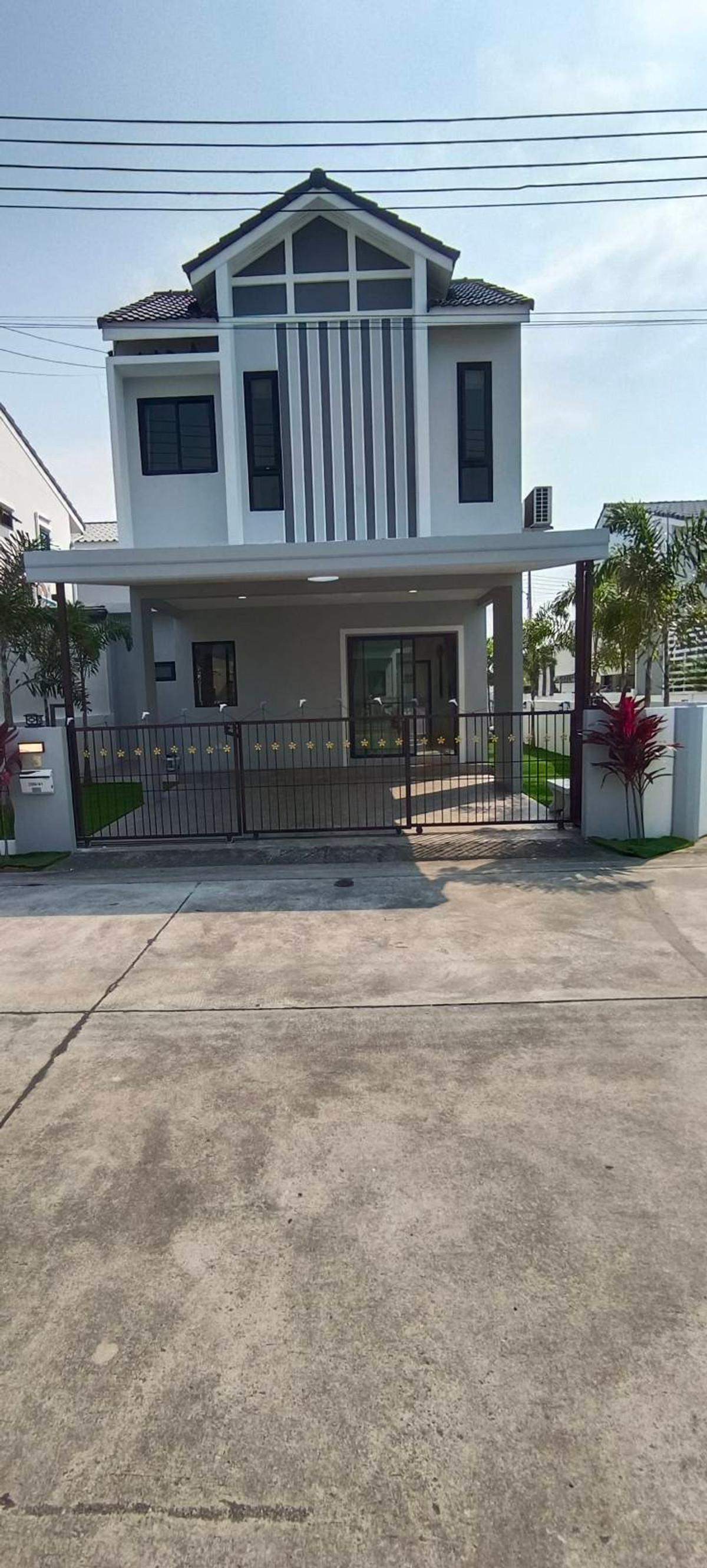 มณีรินทร์ วิลเลจ แหลมฉบัง - บางละมุง / 4 ห้องนอน (ขาย), Maneerin Village Laemchabang - Banglamung / 4 Bedrooms (FOR SALE) BEWN114