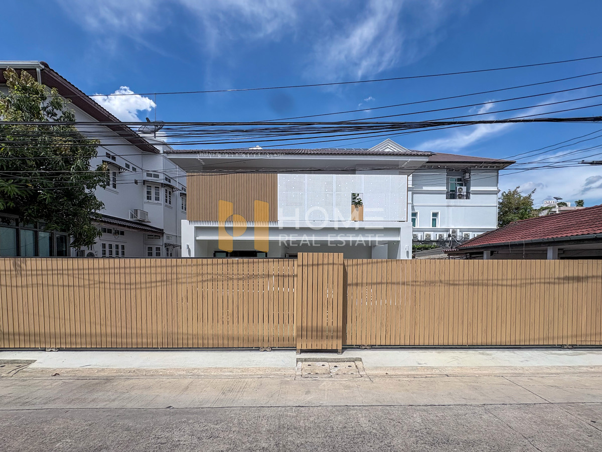 ขายบ้านพร้อมที่ดิน รัชดานิเวศน์ 14 / 4 ห้องนอน (ขายและเช่า), House and land Ratchada Niwet 14 / 4 Bedrooms (SALE & AVAILABLE) TPM341