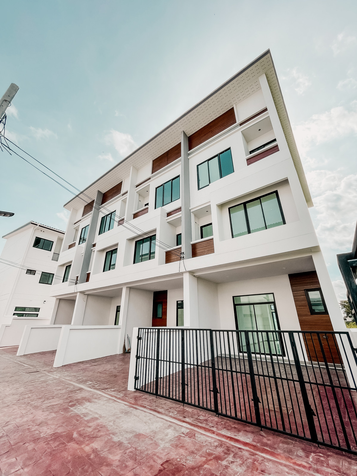 ภูมิสิริ ทาวน์โฮม / 4 ห้องนอน (ขาย), Phumsiri Townhome / 4 Bedrooms (FOR SALE) BZD159