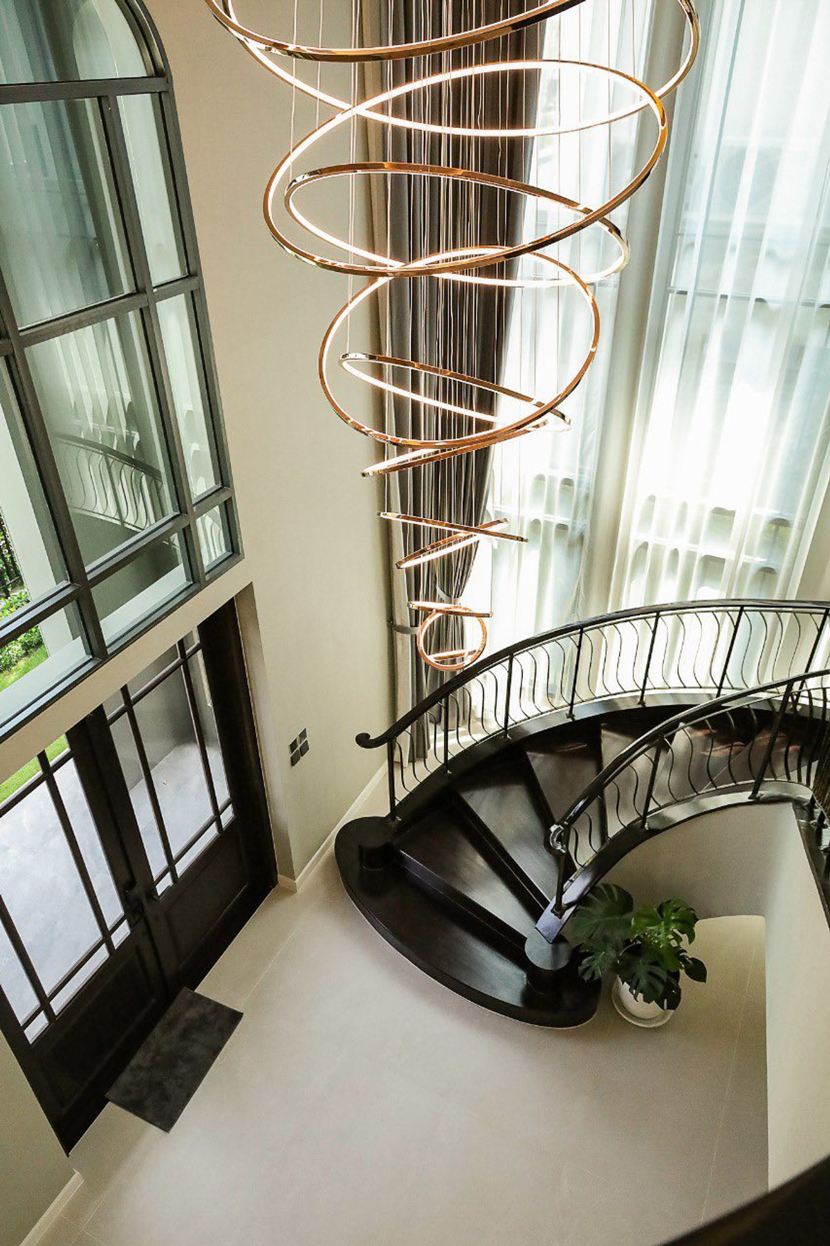 แกรนด์ บางกอก บูเลอวาร์ด กรุงเทพกรีฑา / 5 ห้องนอน (ขาย), Grand Bangkok Boulevard Krungthepkreetha / 5 Bedrooms (FOR SALE) BZD166