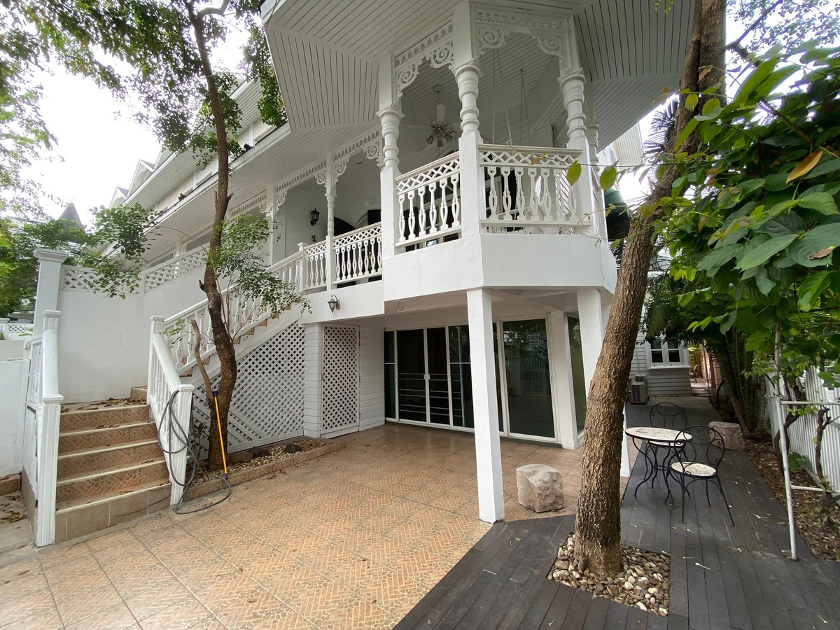 แฟนตาเซีย วิลล่า 2 / 4 ห้องนอน (ขายพร้อมผู้เช่า), Fantasia Villa 2 / 4 bedrooms (SALE WITH TENANT) YOK108