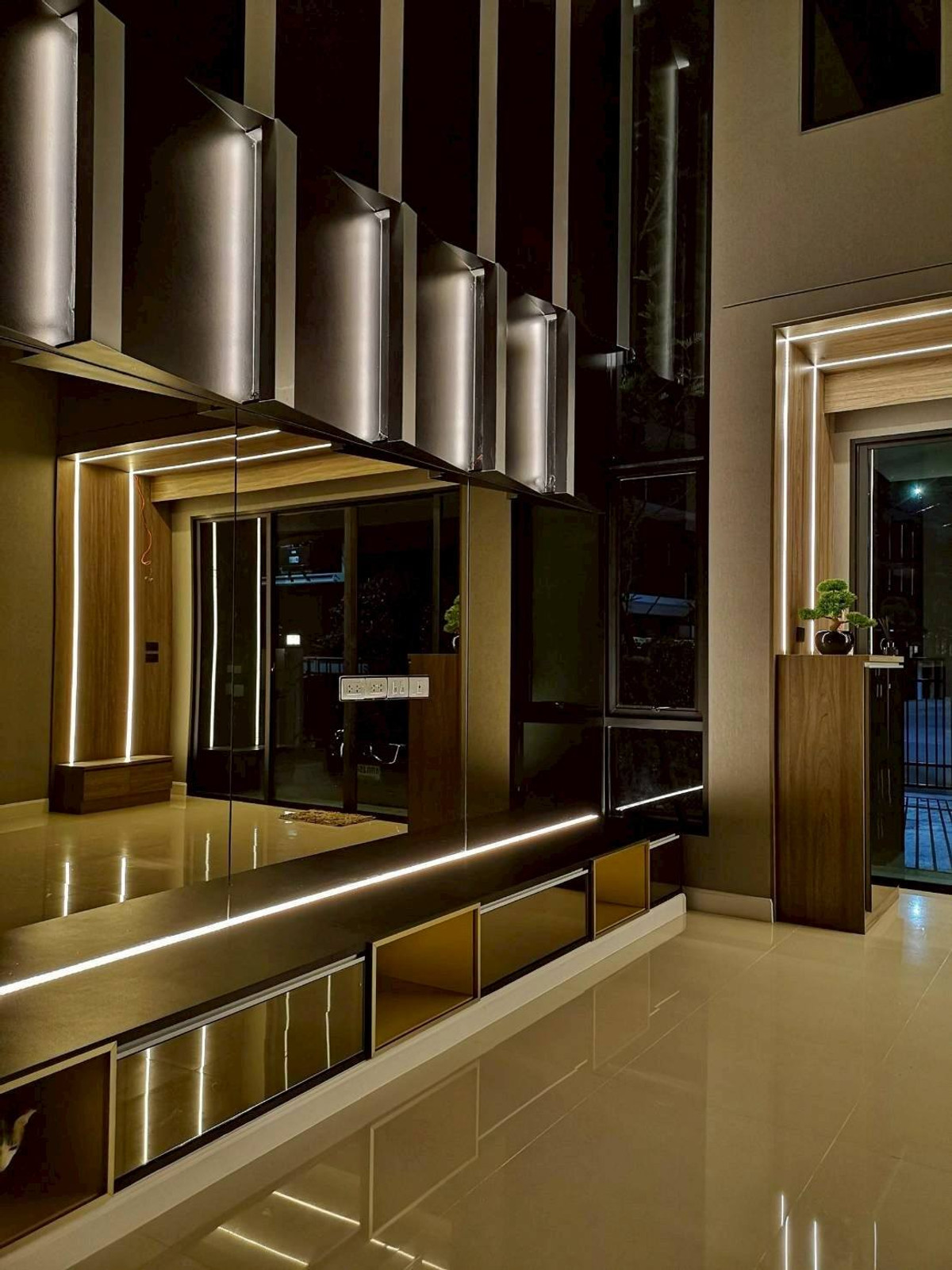 ศุภาลัย เอสเซ้นส์ ลาดพร้าว / 6 ห้องนอน (ขาย), Supalai Essence Ladprao / 6 Bedrooms (FOR SALE) FAHS052