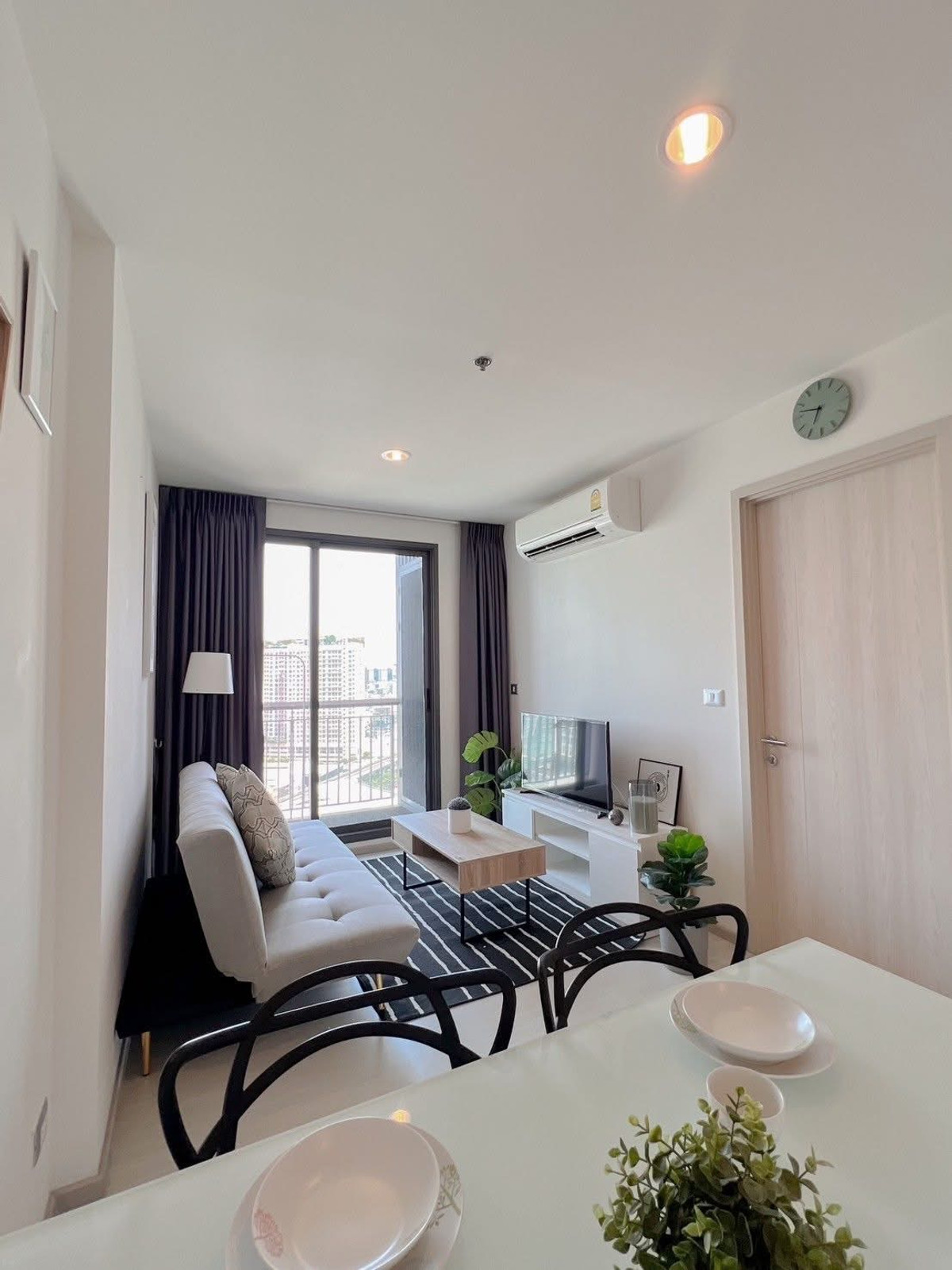 Rhythm Sukhumvit 42 / 1 Bedroom (SALE WITH TENENT), ริทึ่ม สุขุมวิท 42 / 1 ห้องนอน (ขายพร้อมผู้เช่า) MMK003