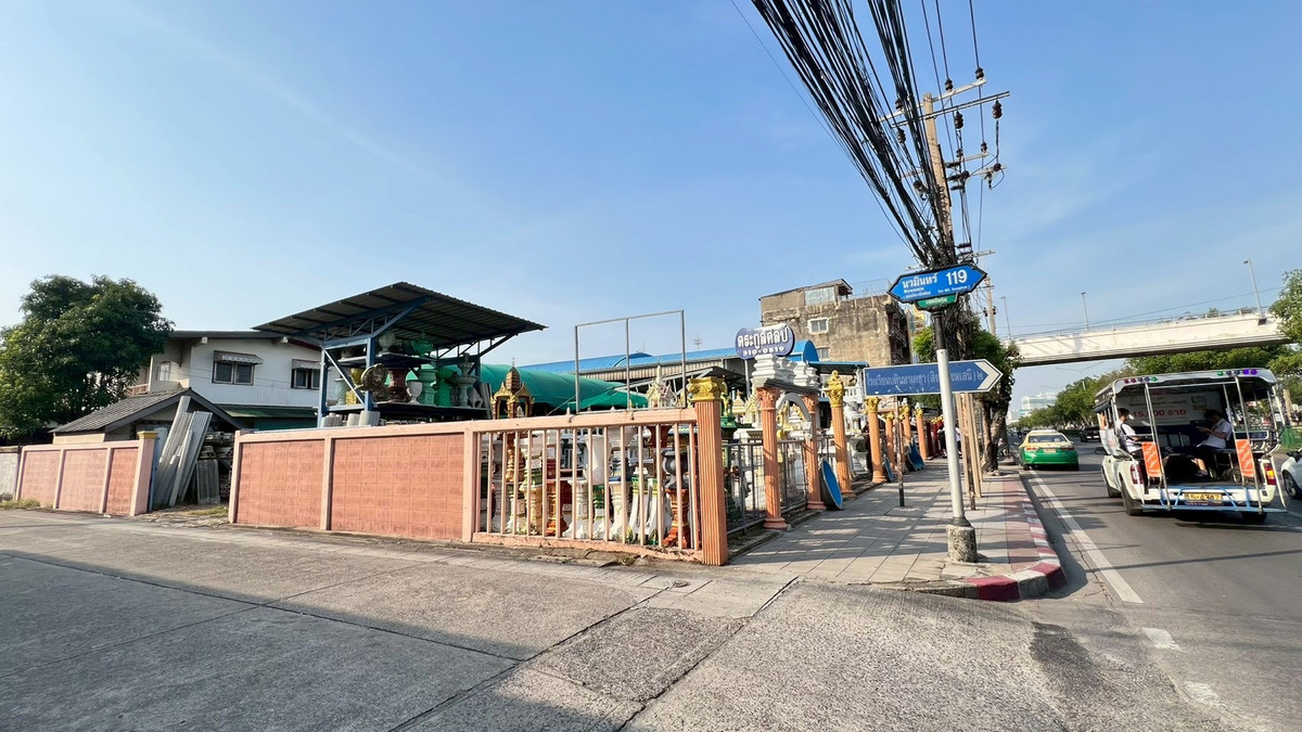 ที่ดิน ตรงข้ามตลาดปัฐวิกรณ์ ซอยนวมินทร์ 119 / (ขาย), Land Nawamin 119 Opposite Patthawikon Market / (FOR SALE) FAHS045