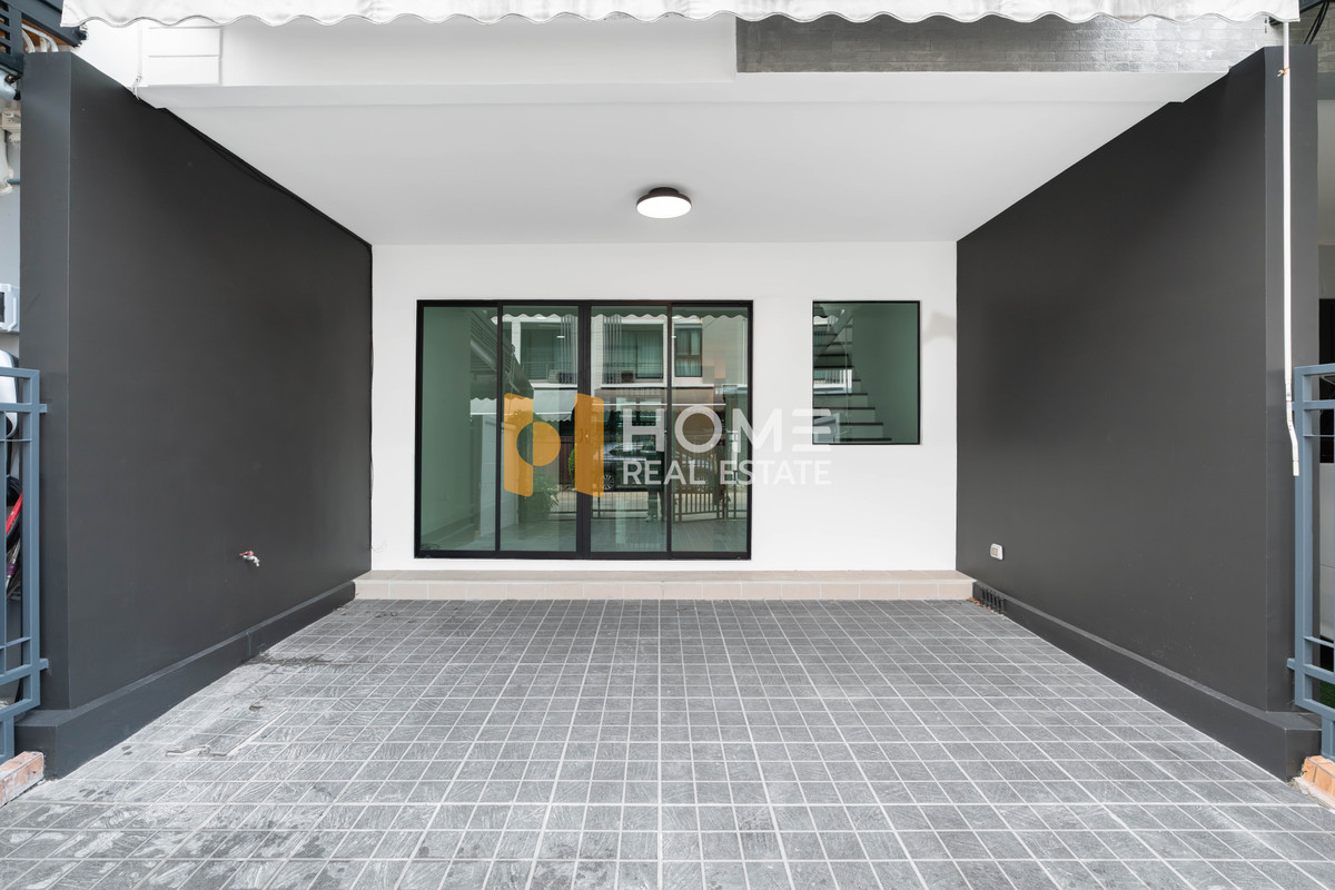 ทาวน์โฮมรีโนเวทใหม่ ราคาดีมาก🔥 ทาวน์โฮม บ้านกลางเมือง พระราม 9 - รามคำแหง / 3 ห้องนอน (ขาย), Baan Klang Muang Rama 9 - Ramkhmahaeng / Townhome 3 Bedrooms (FOR SALE) AA626