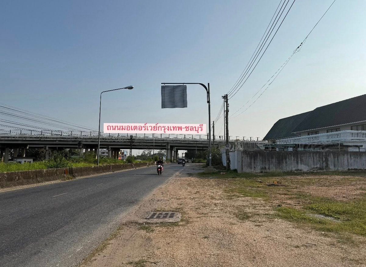 ที่ดิน 257 ตร.วา. ติดถนนเลียบทางรถไฟ พัทยาเหนือ / (ขาย), Land 257 sq m. next to the railway road North Pattaya / (FOR SALE) BEWN124