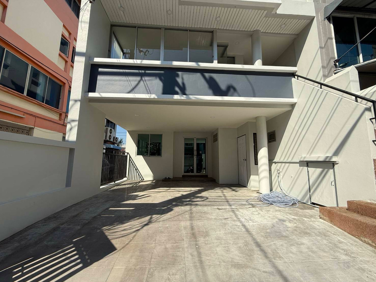 สินธานี ลาดพร้าว 80 / 4 ห้องนอน (ขาย), Sinthanee Ladprao 80 / 4 Bedrooms (FOR SALE) JANE046