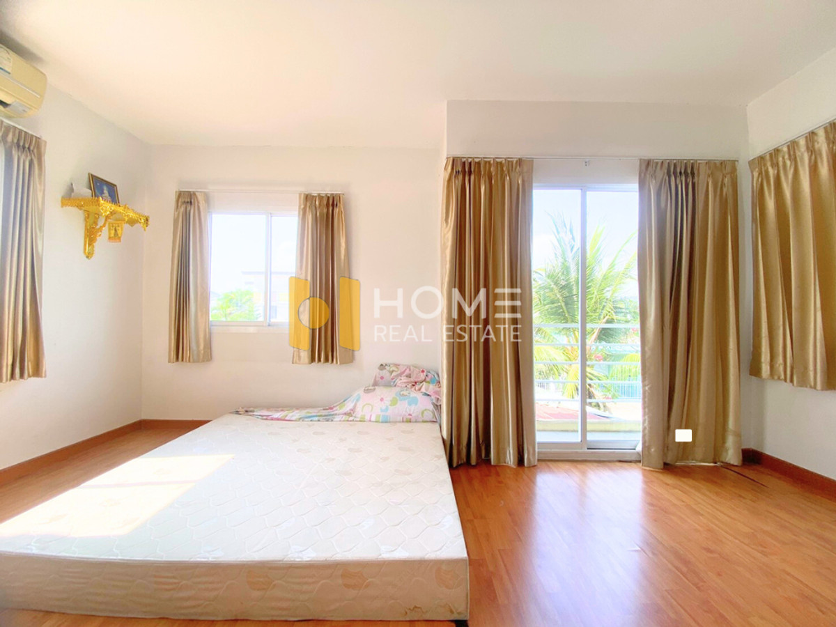 หลังใหญ่ 65 ตร.วา ราคานี้หาไม่ได้แล้ว 🔥 ฟลอร่า วิลล์ พาร์ค ซิตี้ สุวินทวงศ์ / 3 ห้องนอน (ขาย), Flora Ville Park City Suwinthawong / 3 Bedrooms (FOR SALE) FAHS006