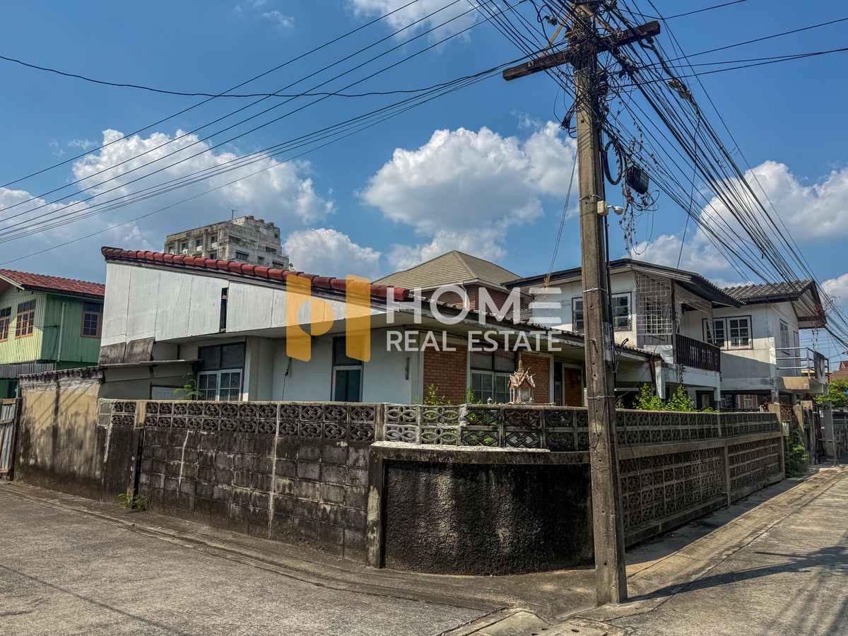 ที่ดินพร้อมสิ่งปลูกสร้าง 96 ตร.ว. ซอยอุดมสุข 50 / (ขาย), Land with Building 96 Sq.wah Soi Udomsuk 50 / (FOR SALE) GNG017