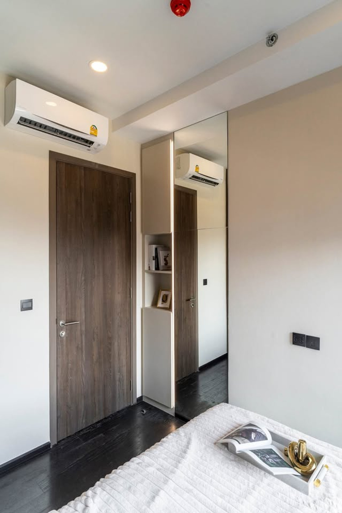 Park Origin Thonglor / 2 Bedrooms (SALE WITH TENENT), พาร์ค ออริจิ้น ทองหล่อ / 2 ห้องนอน (ขายพร้อมผู้เช่า) NA094