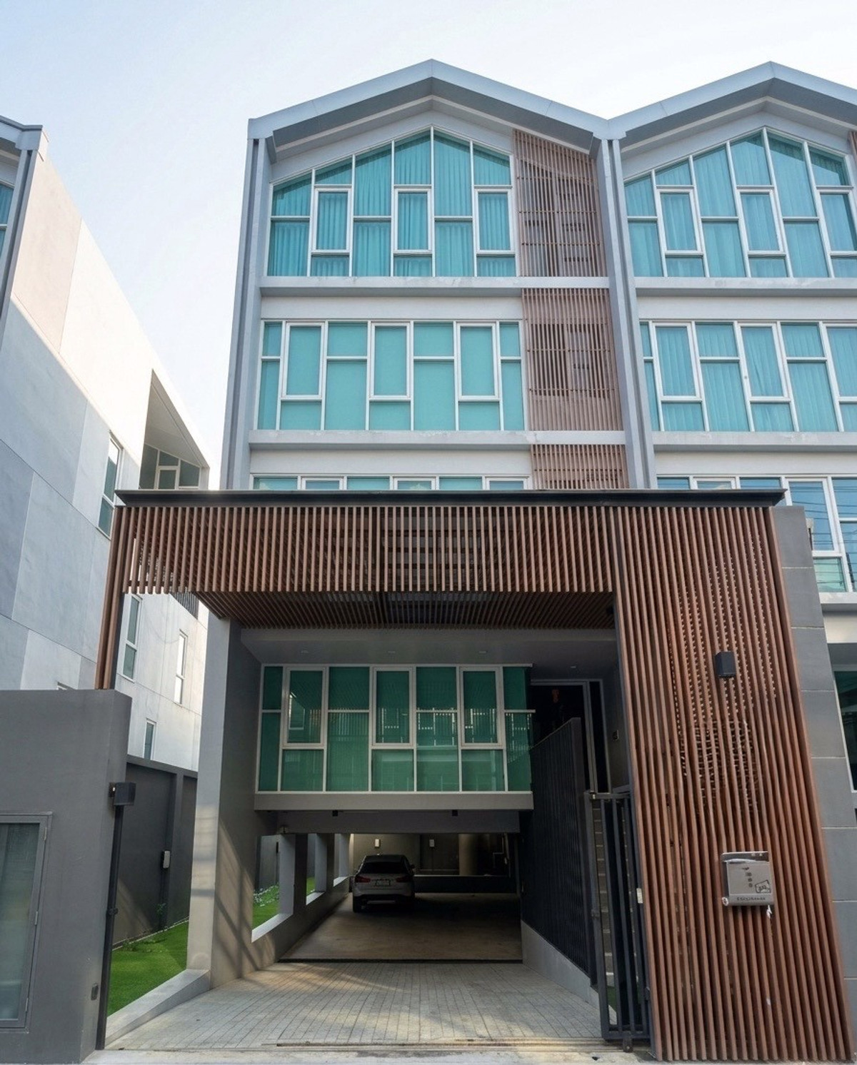 ฮอฟ สุขุมวิท 101/1 / 4 ชั้น (เช่า), HOF Sukhumvit 101/1 / 4-Story (FOR RENT) GNG039