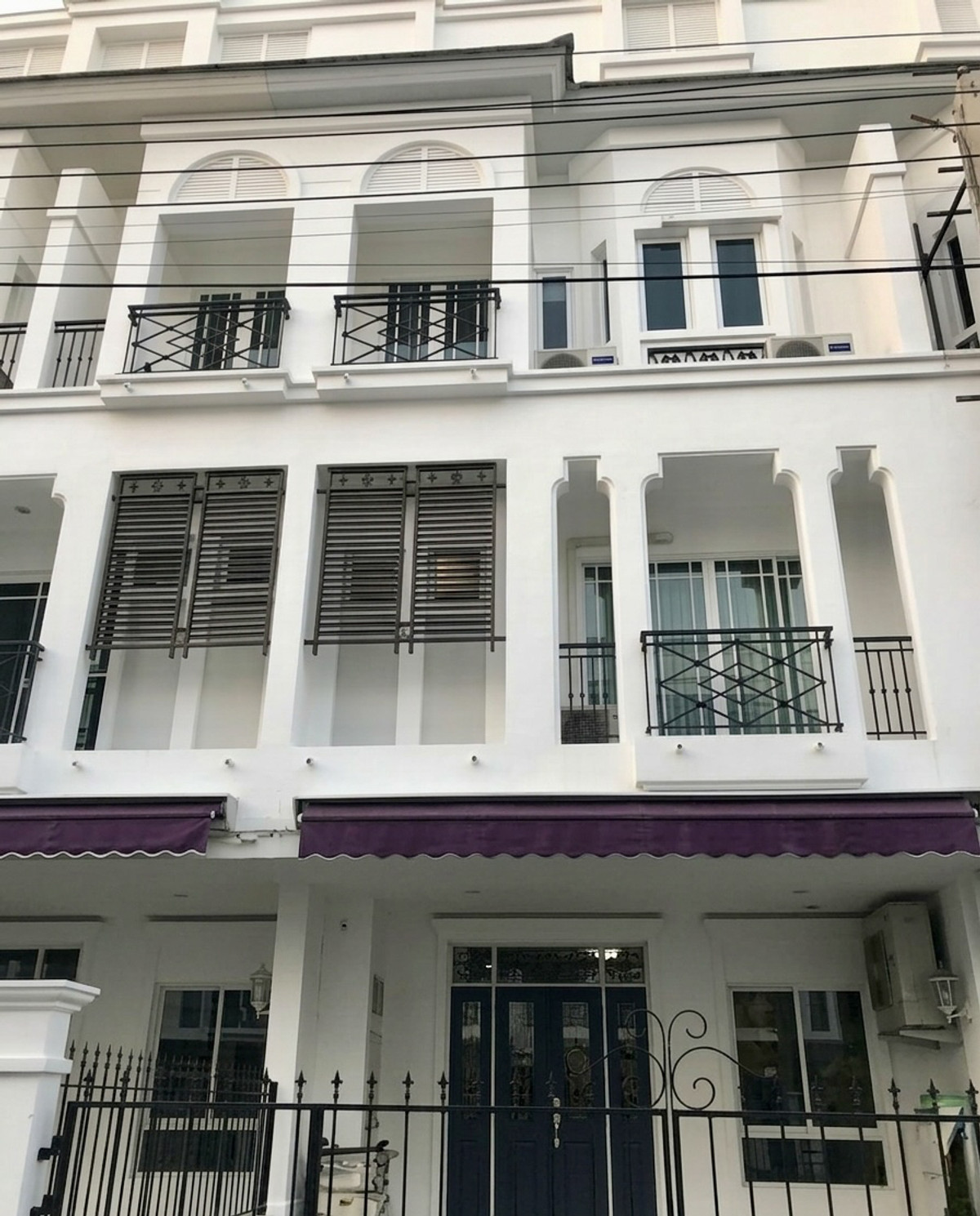 ลีออง ซอยสุขุมวิท 62 / 4 ห้องนอน (ขาย), Leong Village Sukhumvit 62 / 4 Bedrooms (FOR SALE) GNG041