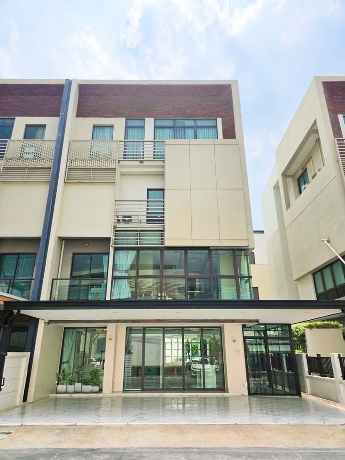 ดิสทริค เอกมัย - รามอินทรา / 2 ห้องนอน (ขาย), DISTRICT Ekkamai - Ramintra  / 2 Bedrooms (FOR SALE) MNT026