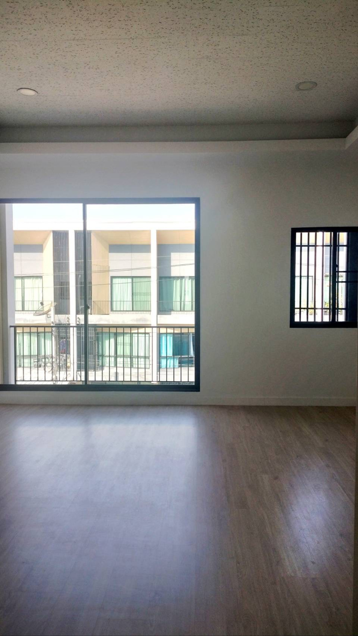 นลิน แกรนด์ อเวนิว วงแหวน - พระราม 9 / 3 ห้องนอน (ขาย), Nalin Grand Avenue Wongwean - Rama 9 / 3 Bedrooms (FOR SALE) AA607