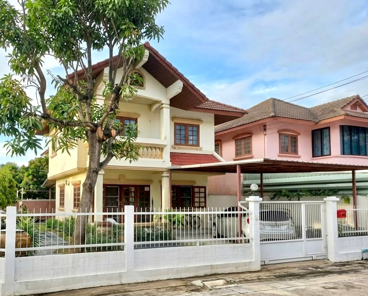 บ้านพร้อมที่ดิน หมู่บ้านเพชรลดา / 2 ห้องนอน (ขาย), House & Land Phetlada Village / 2 Bedrooms (FOR SALE) BNS021