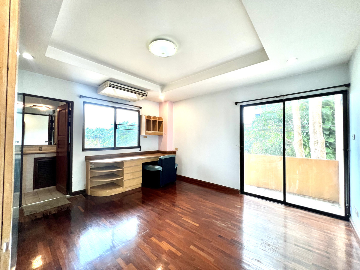 อพาร์ตเมนต์ 5 ชั้น ซอยอารีย์ 5  / 20 ห้องนอน (ขาย), Apartment Soi  5 floors Ari 5 / 20 Bedrooms (FOR SALE) BNS006