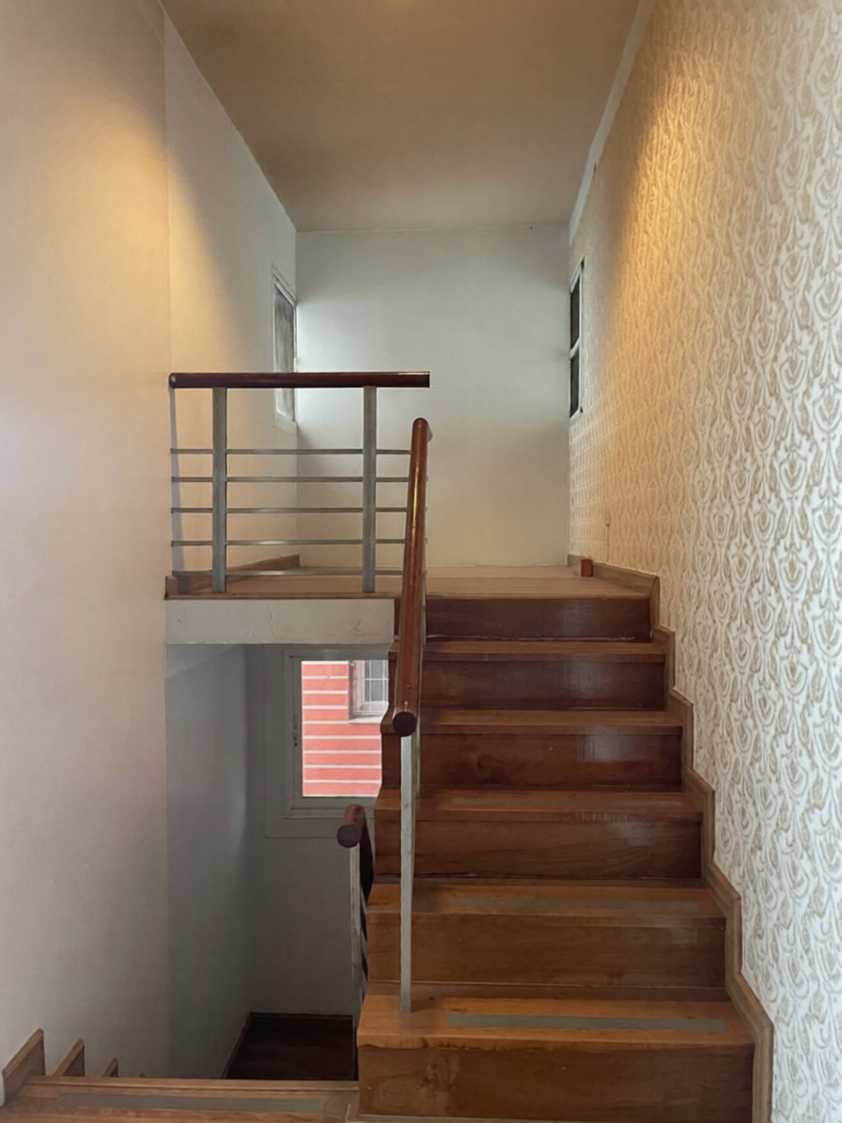 หมู่บ้านวราวัลล์ / 4 ห้องนอน (ขายพร้อมผู้เช่า), Warawan Village / 4 Bedrooms (SALE WITH TENANT) MNT005