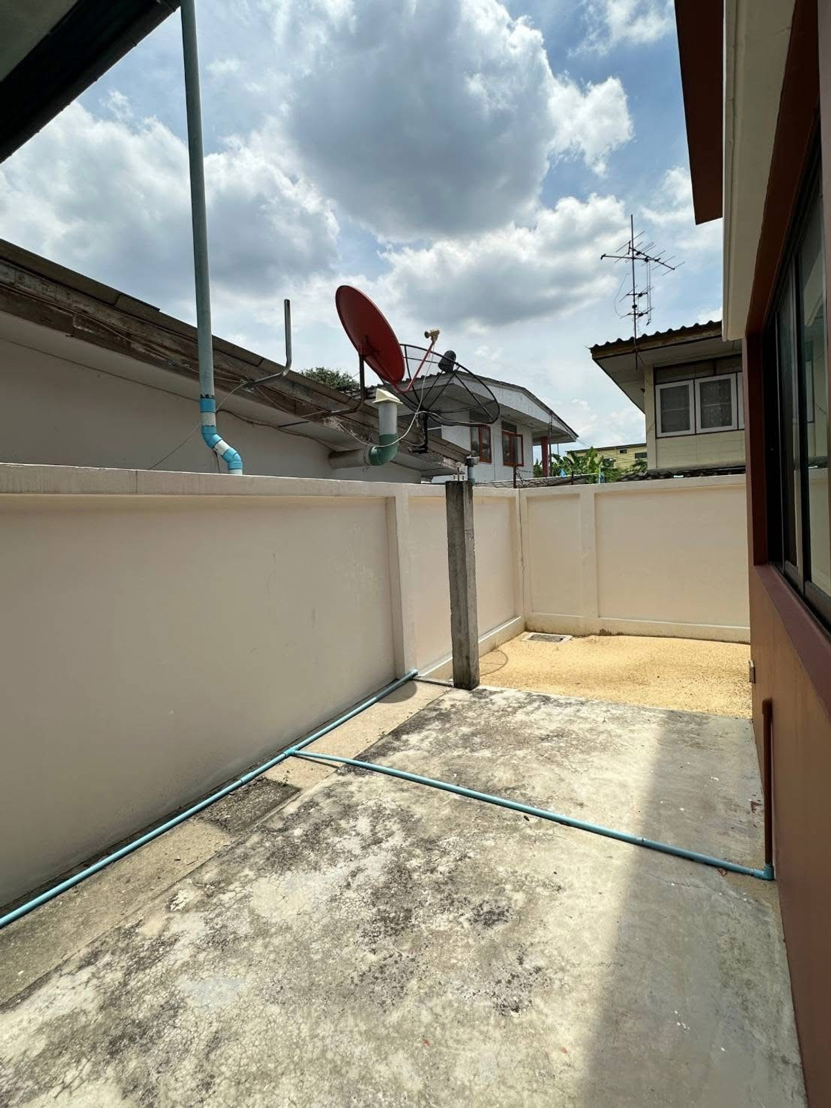 ทาวน์โฮม นวมินทร์ 70 แยก 6 / 3 ห้องนอน (ขาย), Townhome Nawamin 70 Soi 6 / 3 Bedrooms (FOR SALE) MNT012