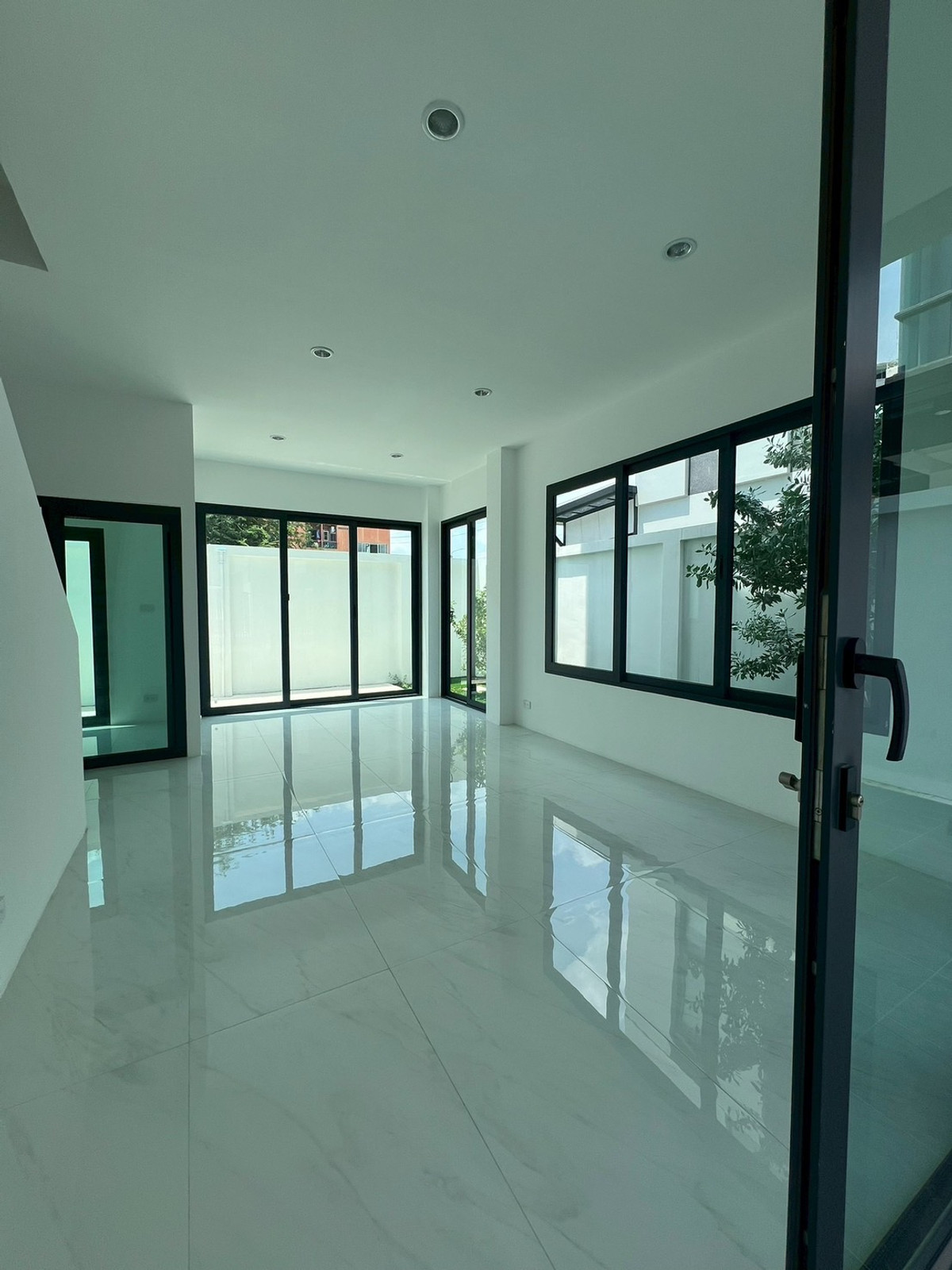 คิงส์สัน สุขุมวิท 101/1 / 3 ห้องนอน (ขาย), Kingson Sukhumvit 101/1 / 3 Bedrooms (FOR SALE) GNG057