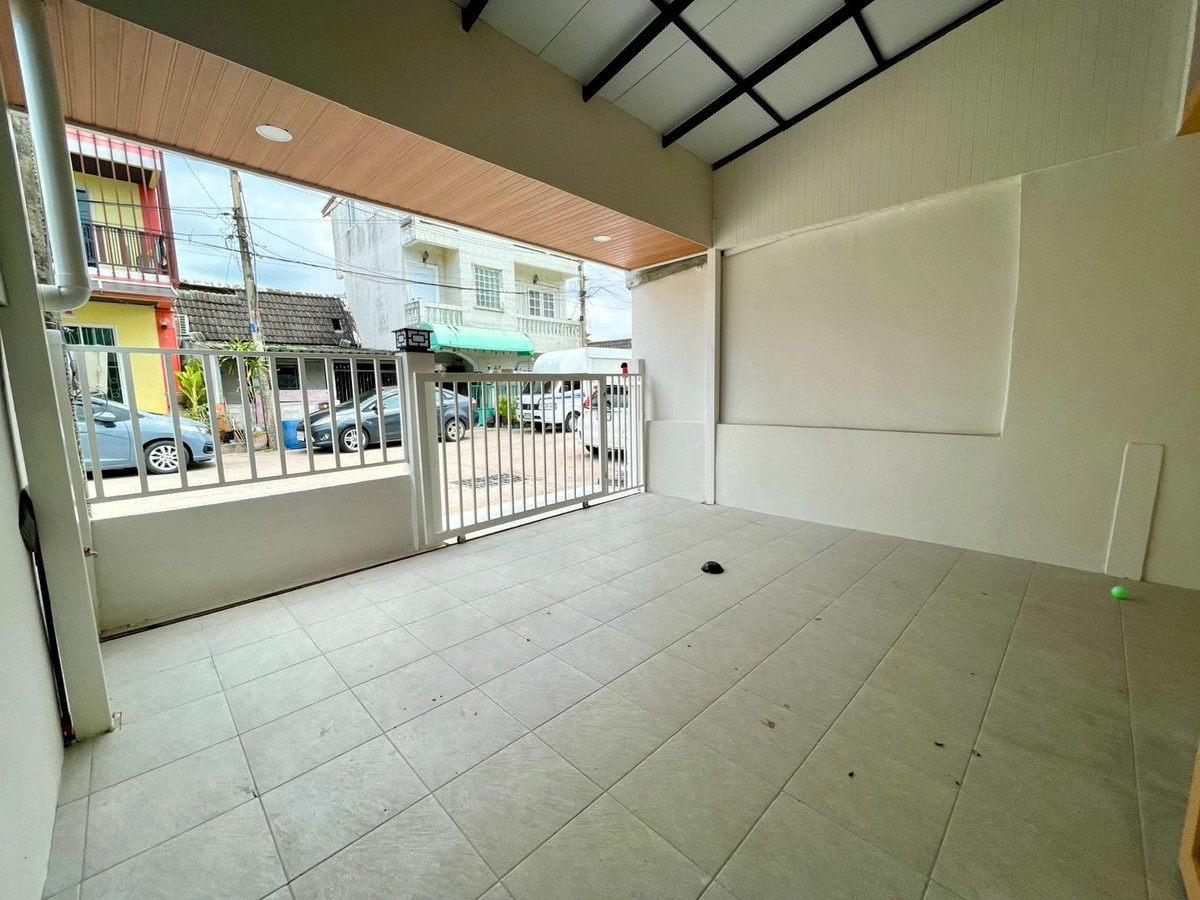 ผ่อนถูกกว่าเช่า! บ้านรีโนเวทใหม่ สุขุมวิท 43 🔥 ทาวน์เฮ้าส์ พัทยาเหนือ / 2 ห้องนอน (ขาย), Townhouse North Pattaya / 2 Bedrooms (FOR SALE) BEWN112