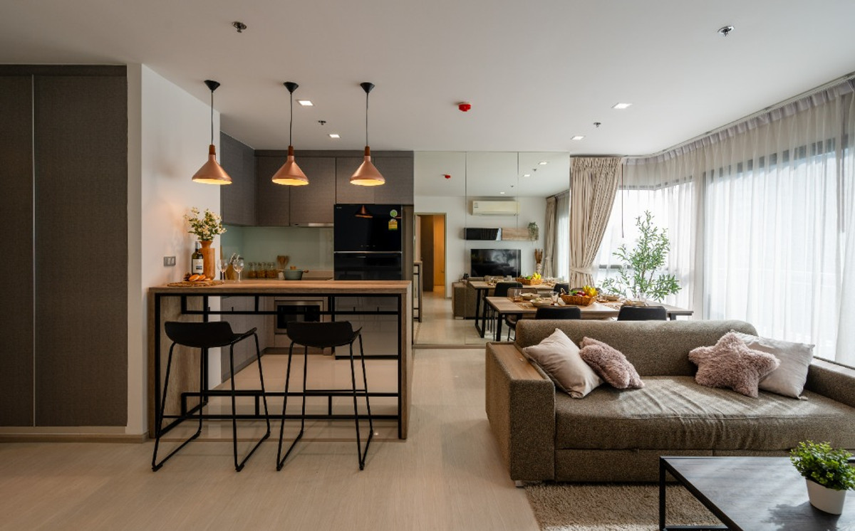 Rhythm Sukhumvit 36 - 38 / 2 Bedrooms (SALE WITH TENANT), ริทึ่ม สุขุมวิท 36 - 38 / 2 ห้องนอน (ขายพร้อมผู้เช่า) NA015