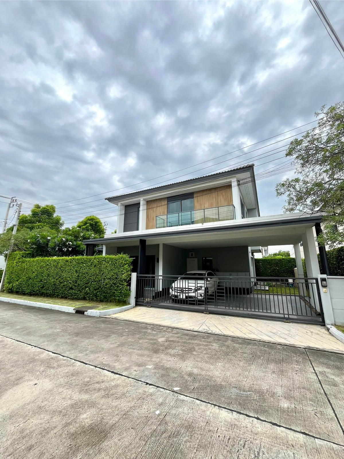 ขายขาดทุน 3 ล้าน! หลังมุม พร้อมอยู่ครบทั้งหลัง 💎 เซนโทร ราชพฤกษ์ 2 / 4 ห้องนอน (ขาย), CENTRO Ratchapruek 2 / 4 Bedrooms (FOR SALE) AOM073