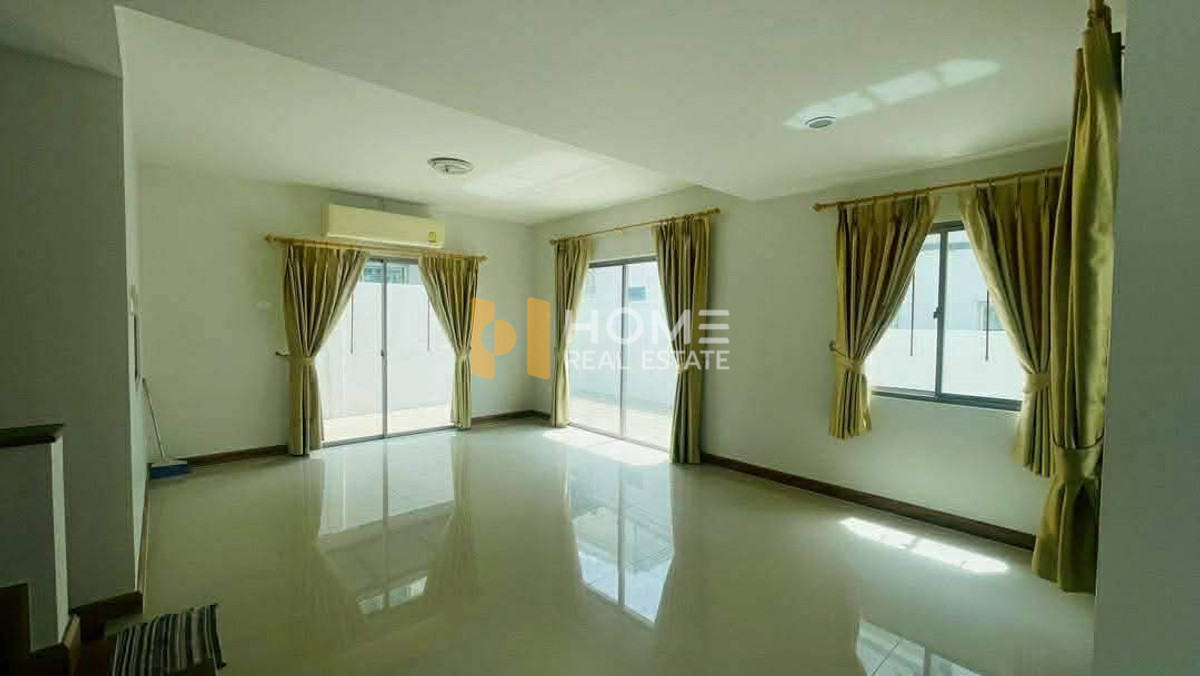 บ้านแฝด ไลฟ์ อิน เดอะ การ์เด้น สวนเสือ - ศรีราชา / 3 ห้องนอน (ขาย), Semi-Detached House Life In The Garden Tiger Zoo - Sriracha / 3 Bedrooms (FOR SALE) YEAN157