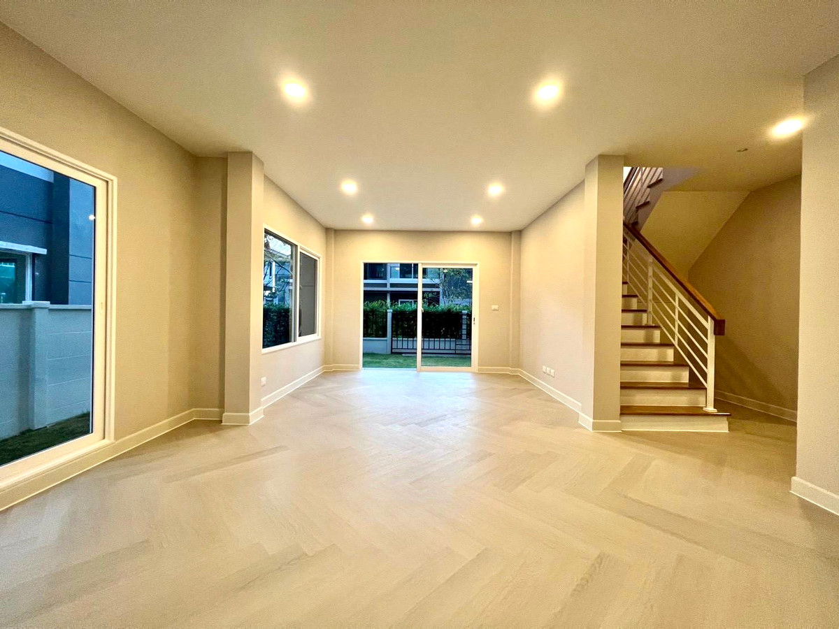 เซนโทร พหลฯ - วิภาวดี 2 / 4 ห้องนอน (ขาย), Centro Phahol - Vibhavadi 2 / 4 Bedrooms  (FOR SALE) BNS062