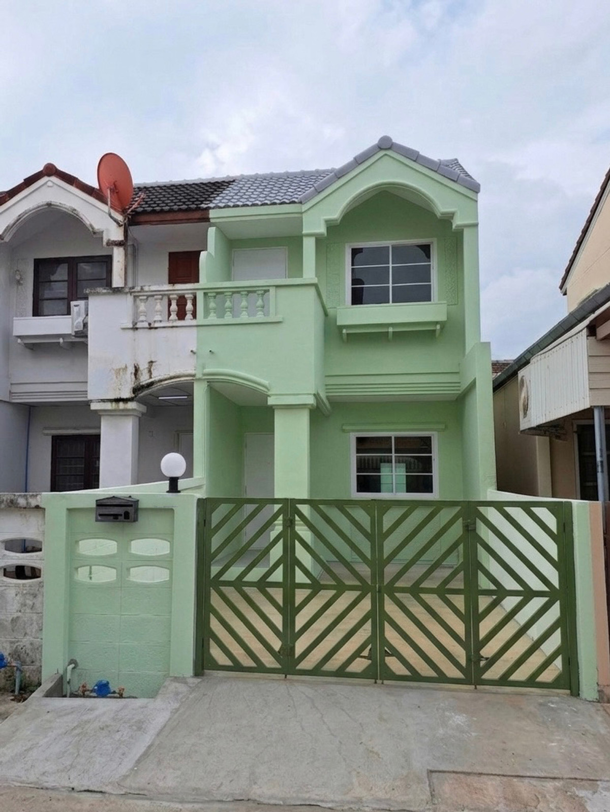 ทาวน์เฮ้าส์ บางใหญ่ซิติ ซอย 21/3 / 2 ห้องนอน (ขาย), Townhouse Bangyai City Soi 21/3 / 2 Bedrooms (FOR SALE) BNS056