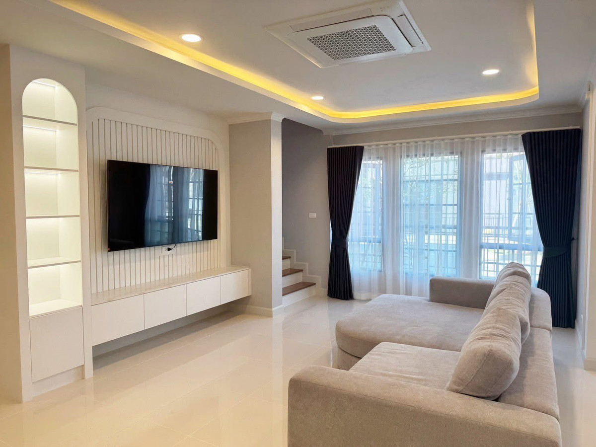 เซนโทร บางนา เฟส 2 / 4 ห้องนอน (เช่า), Centro Bangna Phase 2 / 4 Bedroom (FOR RENT) YOK135