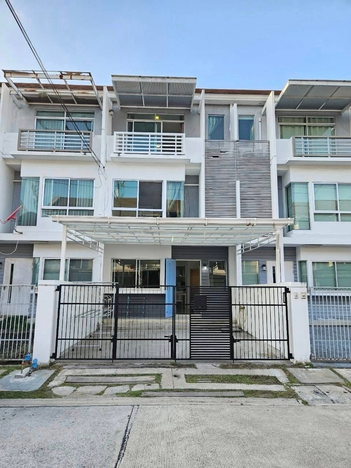 บ้านใหม่ พระราม 9 - ศรีนครินทร์ / 3 ห้องนอน (ขายพร้อมผู้เช่า), Baan Mai Rama 9 - Srinakarin / 3 Bedrooms (SALE WITH TENANT) BZD174