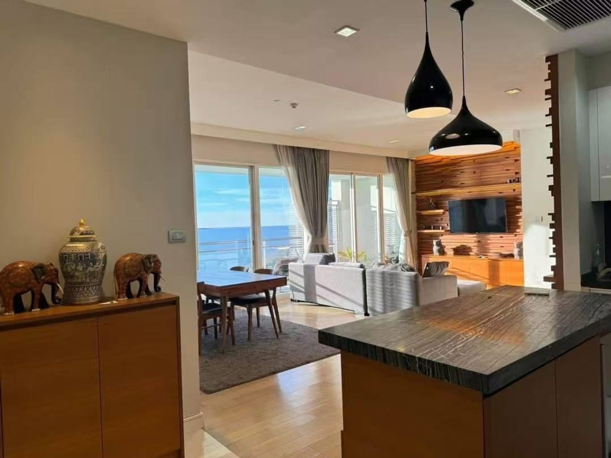 วิวทะเลเต็มตา ห้องใหญ่ ได้ค่าเช่าทันที 🔥 Reflection Jomtien Beach Pattaya / 1 Bedroom (SALE WITH TENANT), รีเฟลคชั่น จอมเทียนบีช พัทยา / 1 ห้องนอน (ขายพร้อมผู้เช่า) AM066