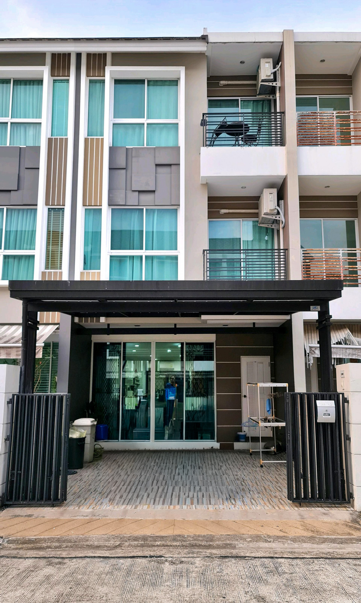 ทาวน์โฮม ดิ เอสเตท ศรีนครินทร์ 2 /  3 ห้องนอน (ขาย), Townhome The Estate Srinakarin 2 /  3 Bedrooms (FOR SALE) GNG084