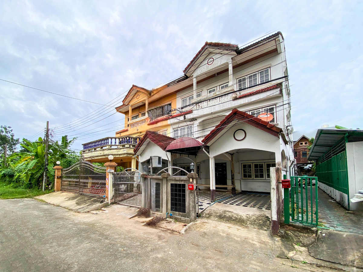 ทาวน์เฮาส์ ซอยปุณณวิถี 35 / 7 ห้องนอน (เช่า), Townhouse Soi Punnawithi 35 / 7 Bedrooms (FOR RENT) GNG074