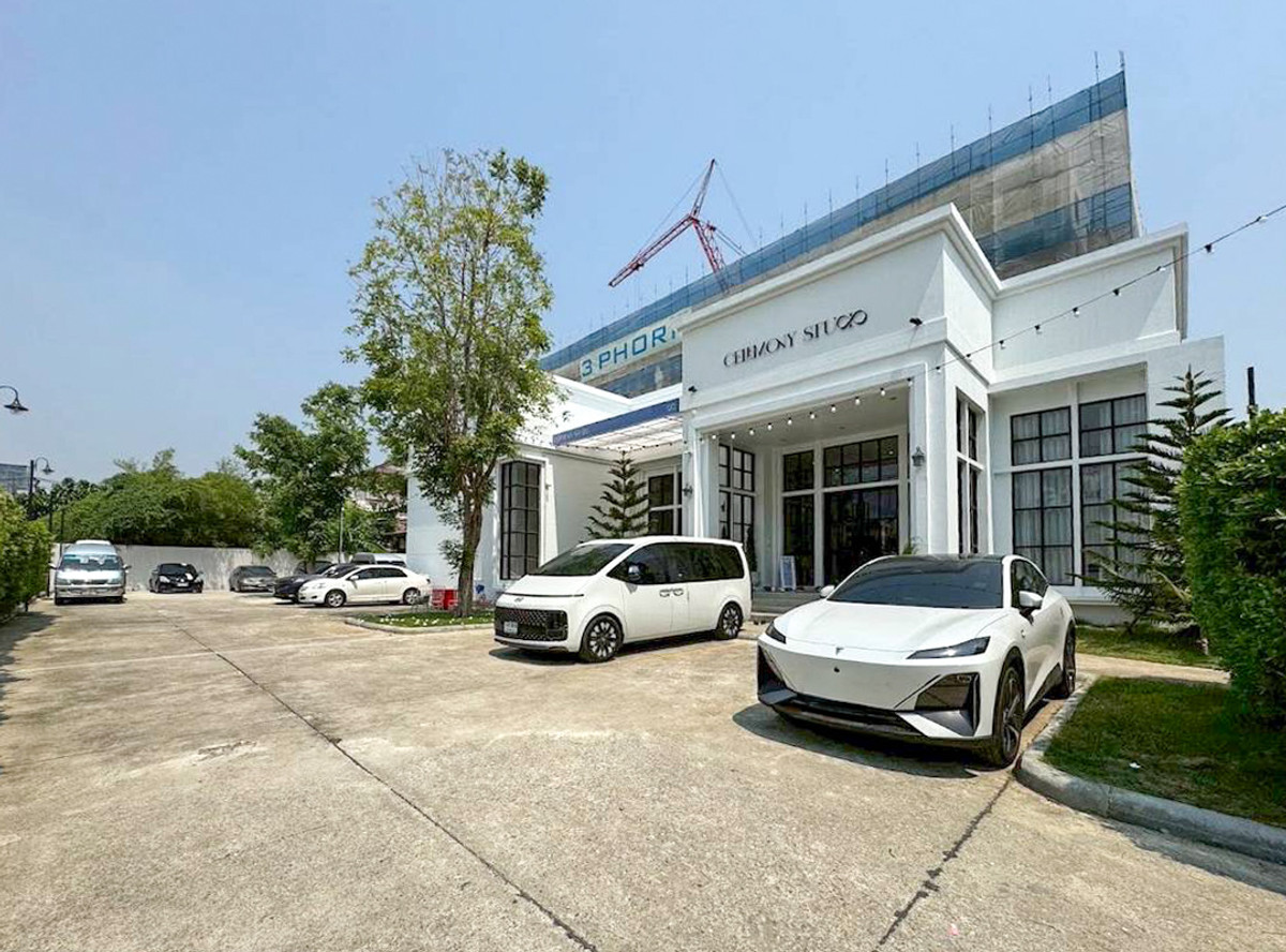 ที่ดิน พร้อมอาคารพาณิชย์ ซอยแบริ่ง 5 / 2 ห้องนอน (เช่า), Land with Commercial Building Soi Bearing 5 / 2 Bedrooms (FOR RENT) GNG086