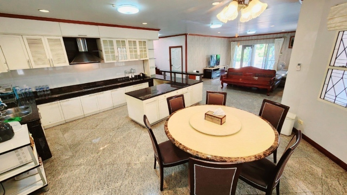 บ้านเดี่ยว ชวนชื่น ลาดพร้าว / 5 ห้องนอน (ขายพร้อมผู้เช่า), Chuanchuen Ladprao / Detached House 5 Bedrooms (SALE WITH TENANT) TPM395