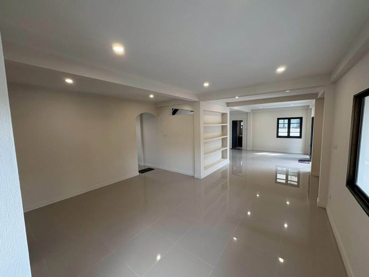 บ้านเดี่ยว ภาณุ การ์เด้น สวนผัก 58 / 3 ห้องนอน (ขาย), Phanu Garden Suanpak 58 / Detached House 3 Bedrooms (FOR SALE) BALL320
