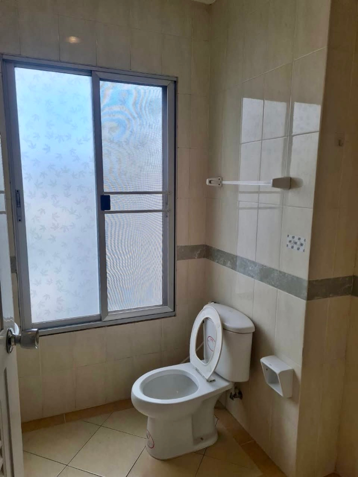 ทาวน์โฮม บ้านกลางเมือง เดอะรอยัล โมนาโค ศรีนครินทร์ - พัฒนาการ / 3 ห้องนอน (ขาย), Baan Klang Muang The Royal Monaco Srinakarin - Pattanakarn / Townhome 3 Bedrooms (FOR SALE) GNG078