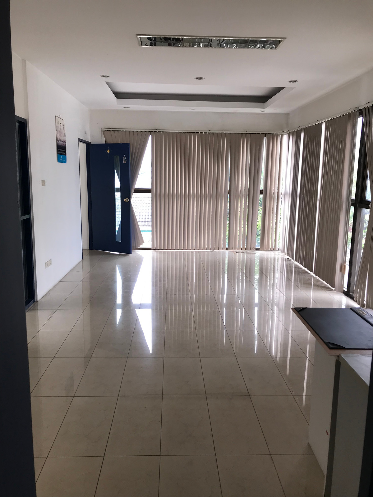 อาคารสำนักงาน รามคำแหง ซอย 64 / 4 ห้องนอน (ขาย), Office Building Ramkhamhaeng Soi 64 / 4 Bedrooms (FOR SALE) BZD185