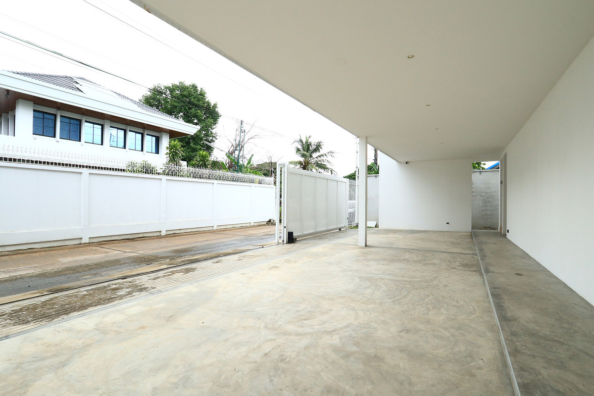 บ้านเดี่ยว พูลวิลล่า สุขาภิบาล 5 - เทพรักษ์ / 4 ห้องนอน (เช่า), Detached House Pool Villa Sukhapiban 5 - Theparak / 4 Bedrooms (FOR RENT) TAN724